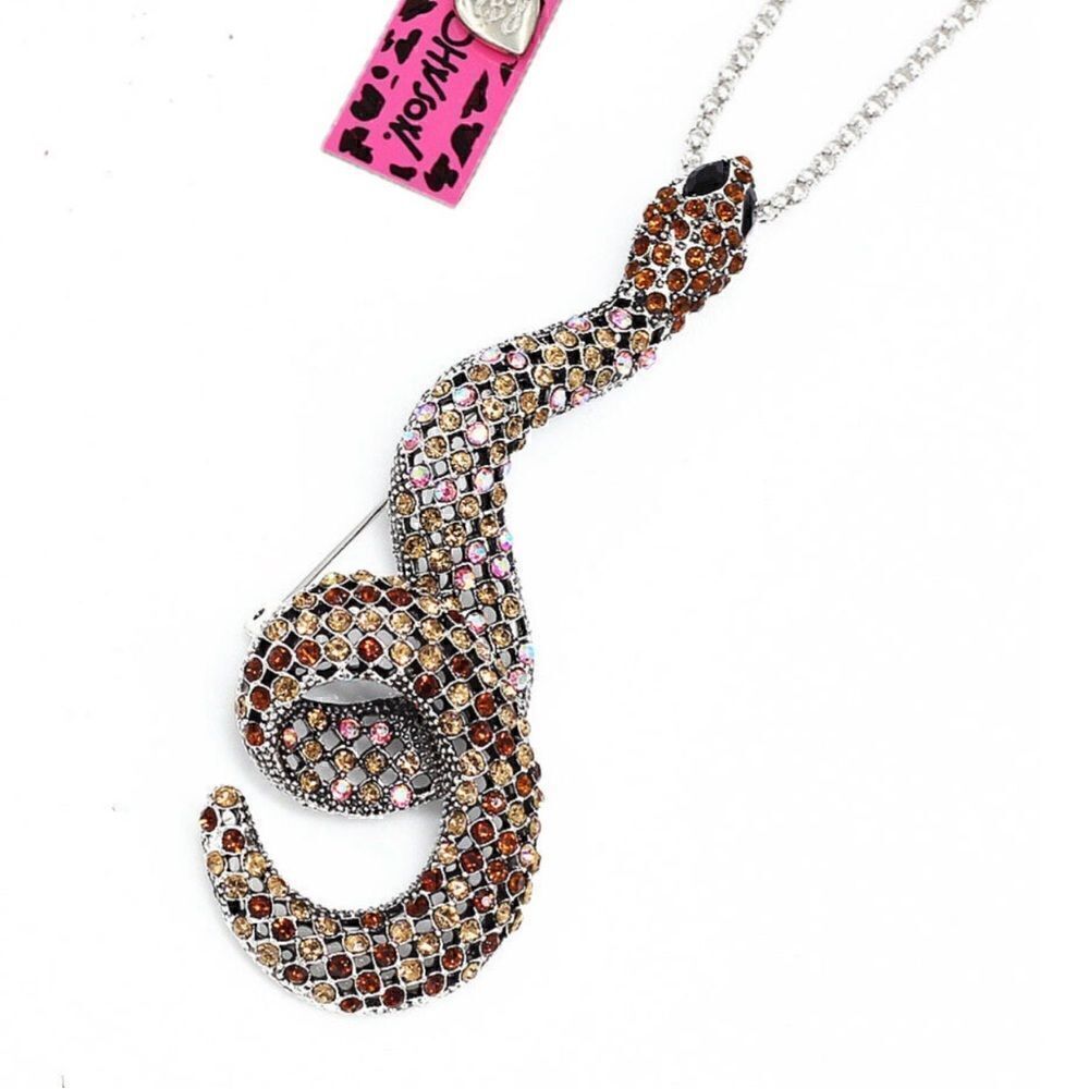 💗 Betsey Johnson unique & stunning  sparkling crystal snake necklace/brooch 💗